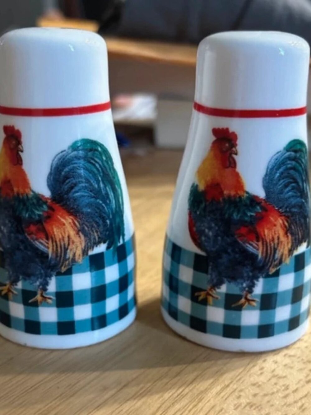 Vintage ceramic rooster salt and pepper shakers